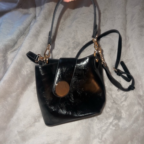 Elegant Black Handbag - Picture 2 of 3